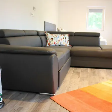 Lägenhet Magnolia Apartman *